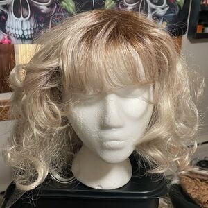 Cysterwigs synthetic wig.